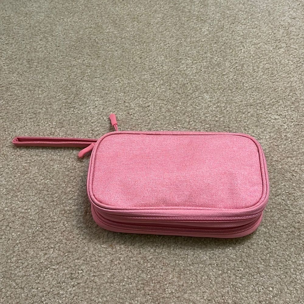Double zippertravel cord/media travel case.Keep all your chargers in one place